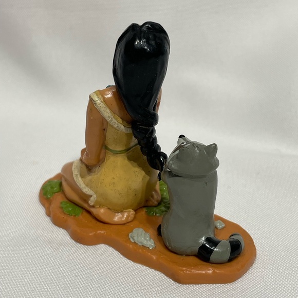 3” Disney Pocahontas Vintage Meeko doing Pocahontas’ hair figure excellent cond - Picture 3 of 7